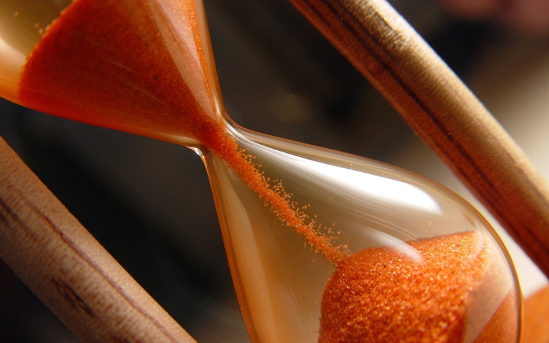 photography, sand, hourglasses, closeup, depth of field, glass, 2K