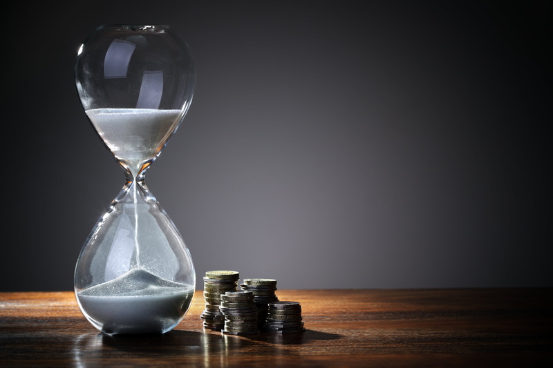 single object, timer, glass - material, hourglass, land, time, deadline, table, black background, sand, indoors, clock, glass, studio shot, transparent