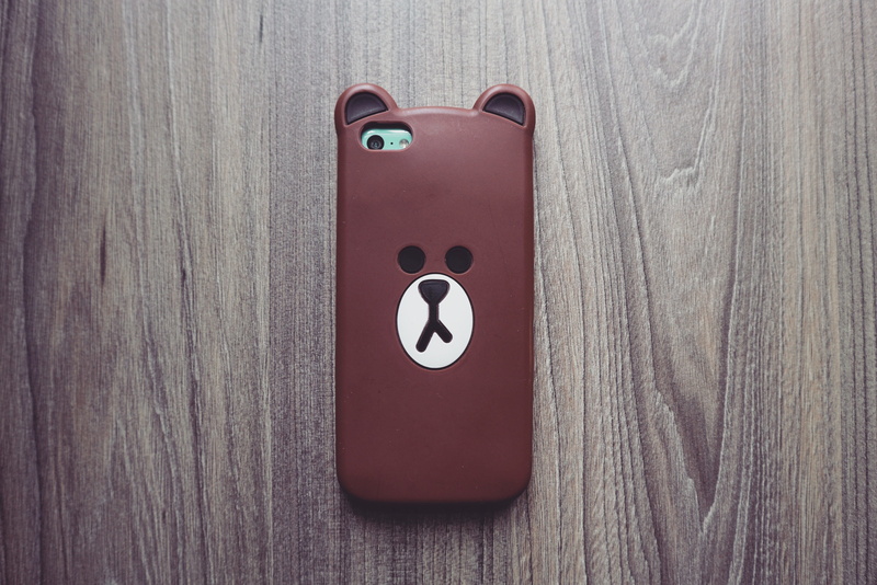 wood, desk, smartphone, entrance, single object, bear, photography, iphone, empty, technology, door, wooden, human representation, design, indoors, representation