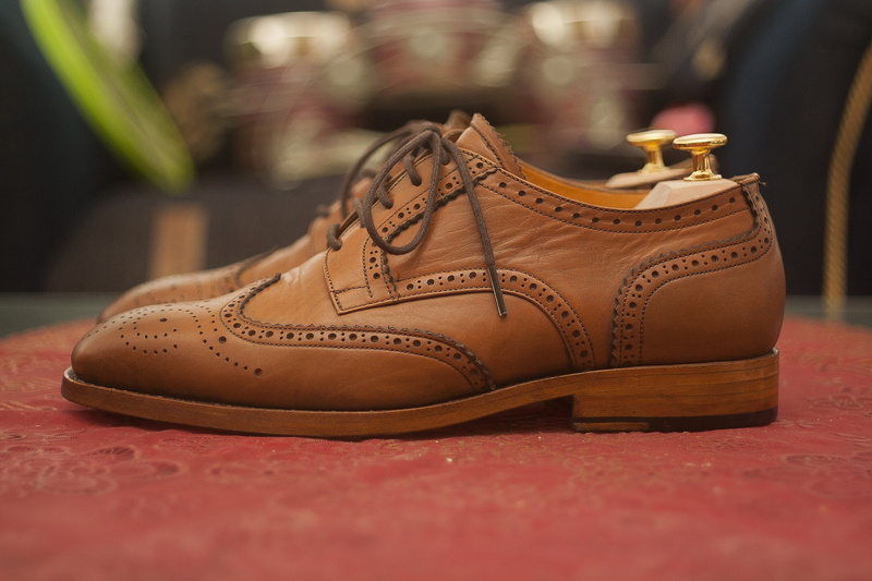 businessman, lifestyle, table, full grain, pair, leather, canvas shoe, textile, goodyear welt, elegance, business shoes, 2K, selective focus, derby, two objects