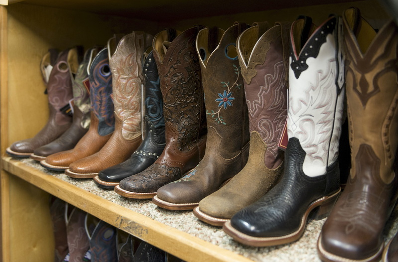 shoe, business, shelves, western, shop, workshop, in a row, side by side, choice, boot, cowboy boots, display, 2K, store, selective focus, group, craft