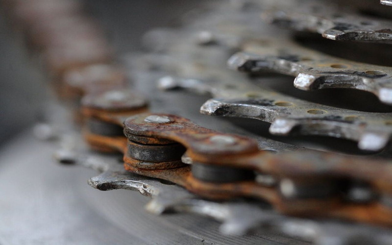 business, nut - fastener, equipment, machinery, industry, backgrounds, old-fashioned, no People, bicycle chain, screw, obsolete, wood - Material, selective focus