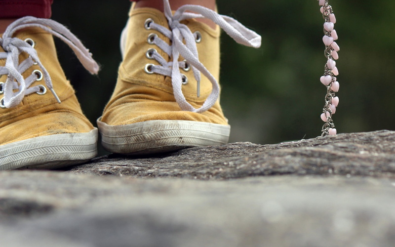 shoes, dirty, personal accessory, leather, nature, no People, dirt, shoelace, brown, yellow, compatibility, absence, lace, close-up, selective focus, low