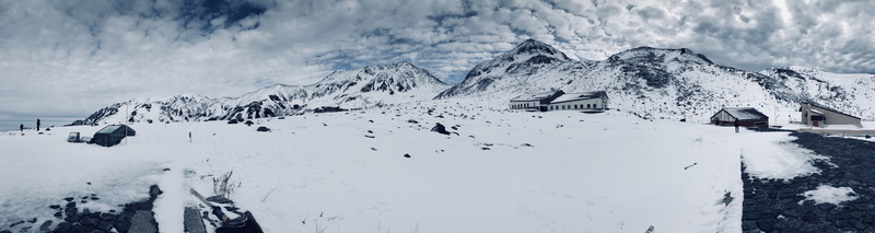 beauty in nature, outdoors, architecture, mobilechallenge, no people, water, 8K, building, snow, mountain peak, train, gray, landscape, winter, cold temperature