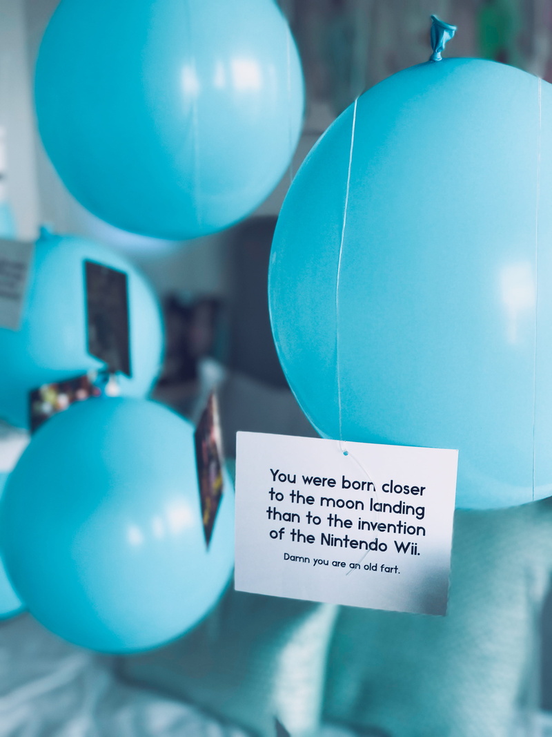 conceptual, celebration, invention, symbol, happy birthday, birthday, close-up, information, decor, event, selective focus, mobilechallenge, blue balloons
