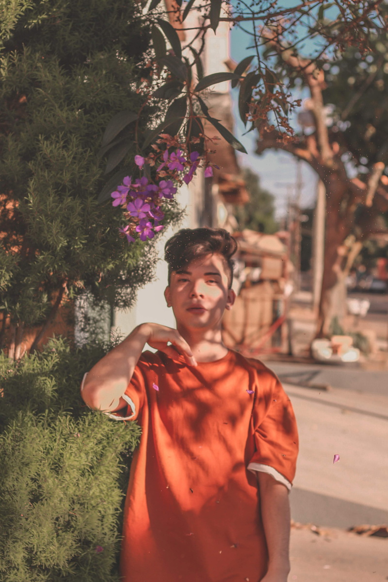 standing, outdoorchallenge, wear, one person, nature, shirt, young adult, young men, outdoors, 4K, casual clothing, t, tree, fashion, plant, real people