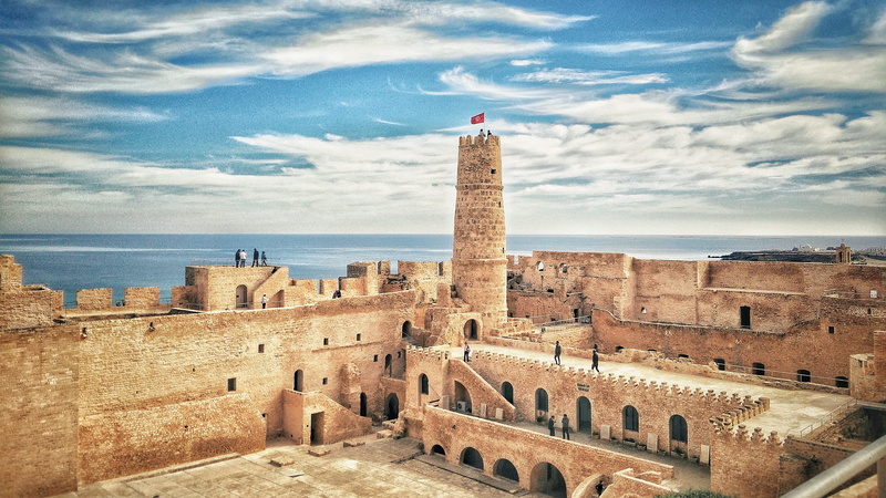 castle, tower, walking, history, outdoors, sea, ancient, travel, concrete, nature, no people, built structure, water, day, daytime, tourism, fort, mobilechallenge