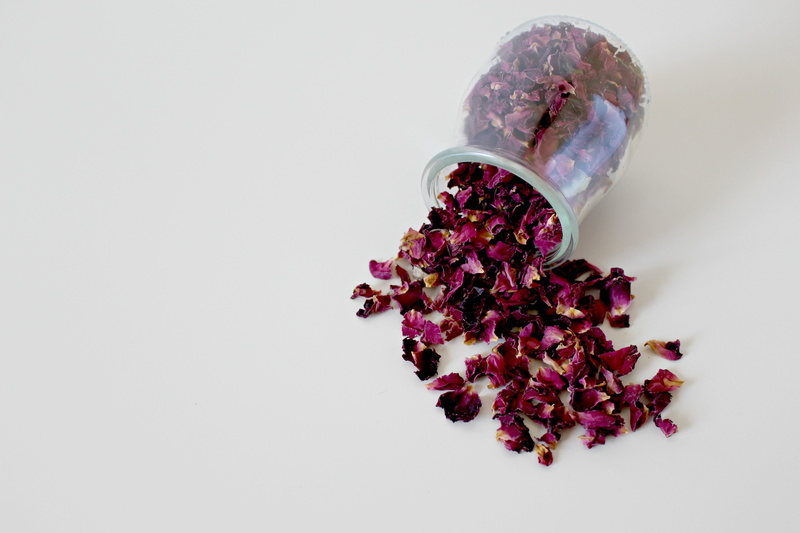 petaled, beauty, rose bloom, decor, natural cosmetics, herbal medicine, cut out, fragrance, no people, food and drink, romantic, petals, container, trockenblume