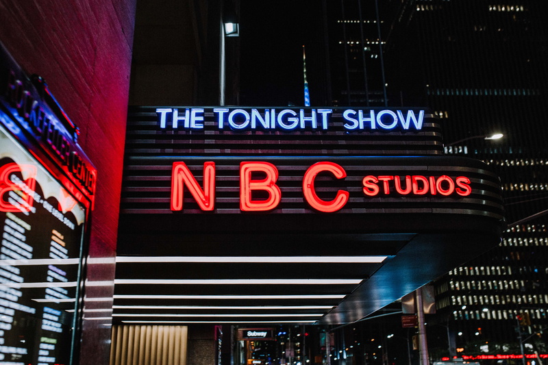 built structure, architecture, lighting equipment, building, red, illuminated, communication, text, information, glowing, city, building exterior, commercial sign