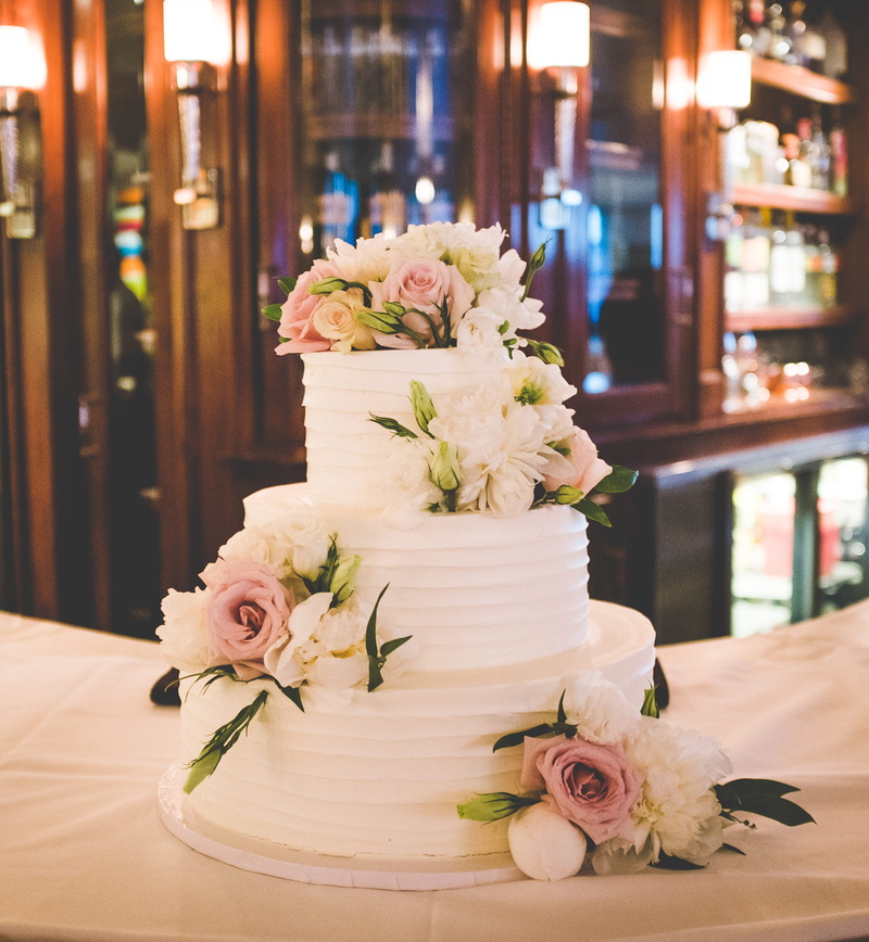 rose - flower, no people, nature, wedding, cake, flower head, freshness, plant, wedding cake, decoration, bunch of flowers, indoors, fragility, 2K, vulnerability