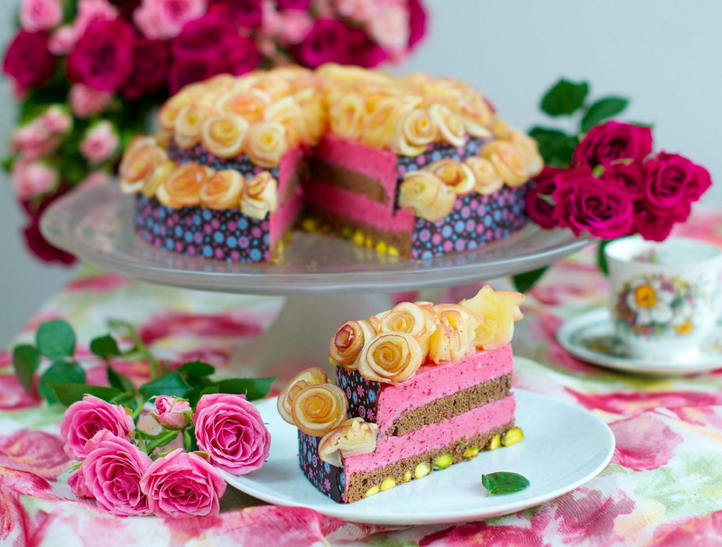 cream, candy, wedding cake, tea, sugar, rose, flowers, decoration, no People, celebration, ornate, food and drink, pastry, layered, temptation, party - Social Event