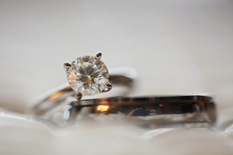 eternity, shiny, photo, selective focus, wealth, gem, glisten, rings, shining, food and drink, indoors, studio shot, clean, jewelry band, precious, home