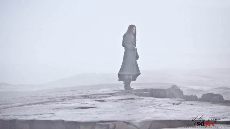 women, one person, warm clothing, fog, full length, snow, day, scenics - nature, overcoat, real people, celebrity, sky, nature, beauty in nature, cold temperature