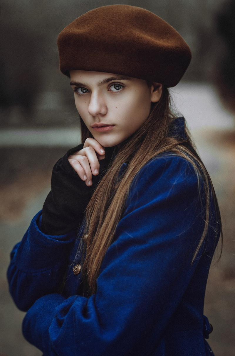 overcoats, blue coat, 1080P, hat, coats, portrait, bonnet, teen, depth of field, portrait display, bokeh, model, women outdoors, looking at viewer