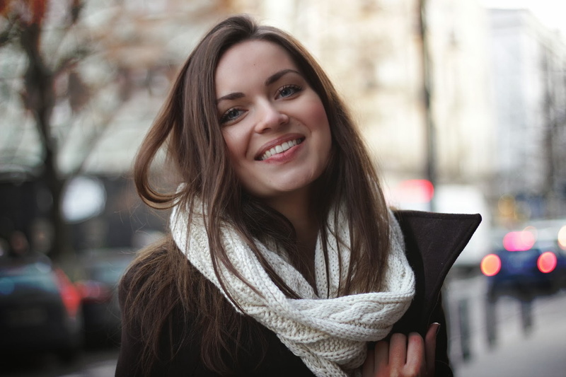 Public, brunette, overcoats, smiling, Karolina Baszak, 720P, Polish women, scarf, happy, women outdoors, women, black coat, urban, face, coats, looking