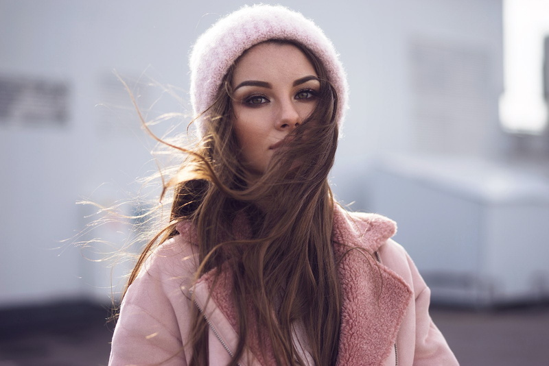 hat, green eyes, bokeh, hair in face, brunette, long hair, coats, women outdoors, pink coat, glamour, portrait, women, Wool cap, Renat Petrov, 720P, pink clothing