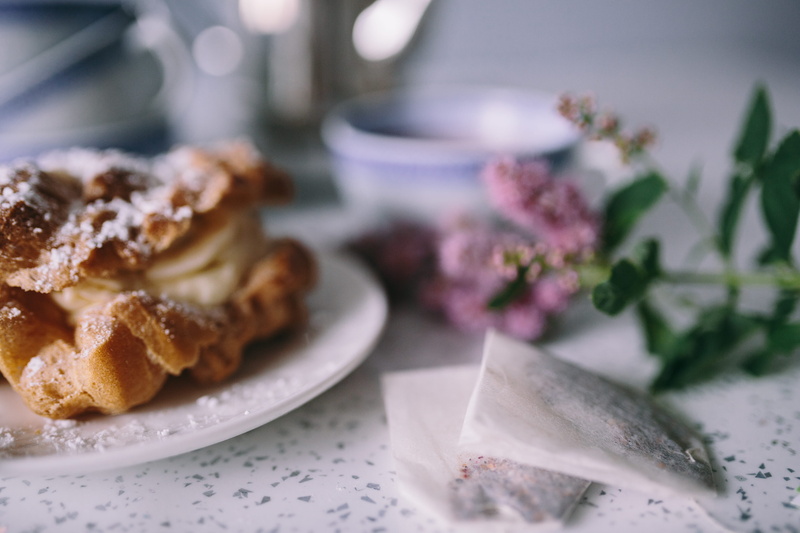 baked pastry item, no People, cup of tea, puffs, plate, selective focus, close-up, baked, gourmet, freshness, Coffee, sweet Food, food And Drink, cream