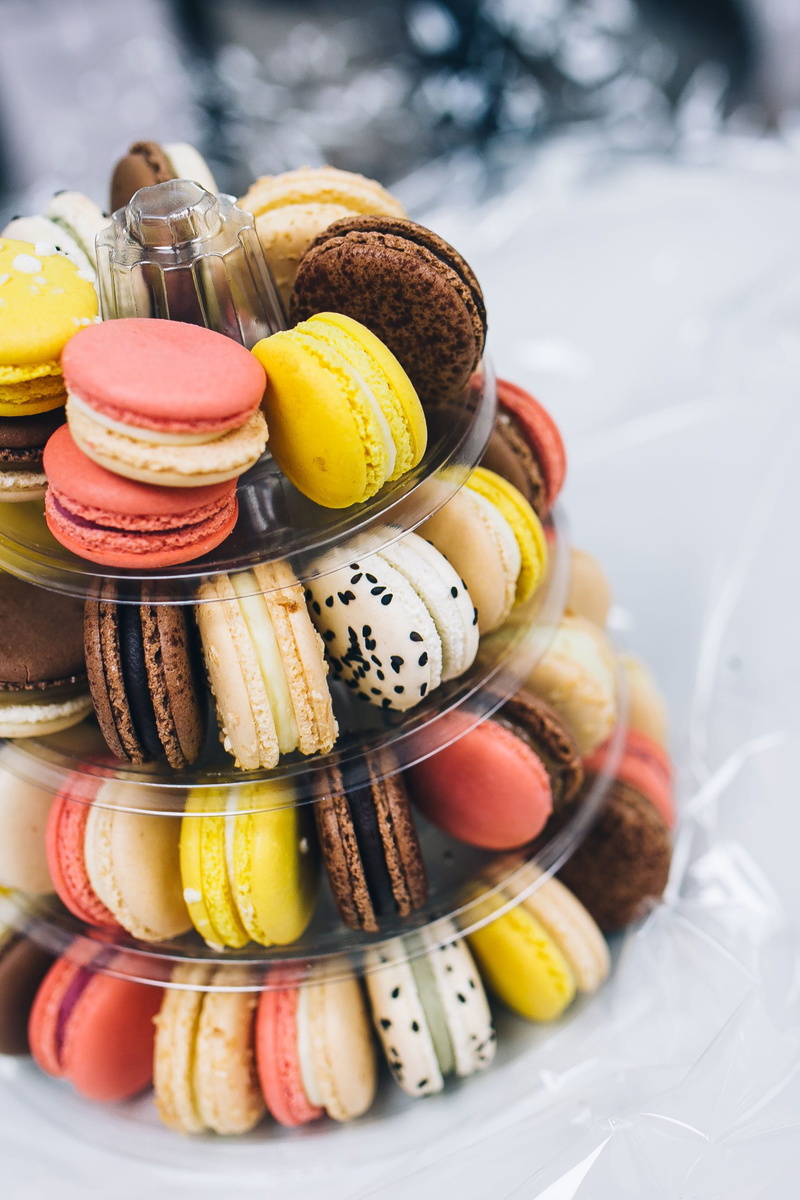 tasty, arranged, variation, choice, tower, sweet, snack, indulgence, ready-to-eat, yellow, gourmet, macaroon, 2K, still life, multi Colored, sweet Food