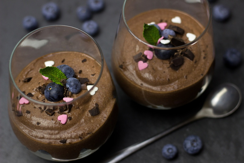 crockery, food and drink, blueberry, gourmet, day, freshness, cake, temptation, high angle view, dessert, Chocolate Mousse, tray, indoors, breakfast, sweet Food