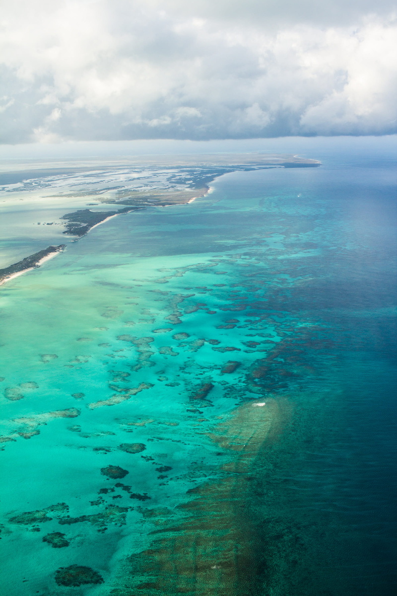 horizon, outdoors, 2K, lagoon, reef, beauty in nature, aerial, ocean, no people, blue, non-urban scene, idyllic, sky, day, turks and caicos islands, horizon over water