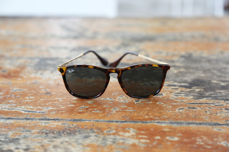 nature, summer, raybans, rayban, close-up, fashion, wood texture, outdoors, single object, surface level, eyewear, providenciales, focus on foreground
