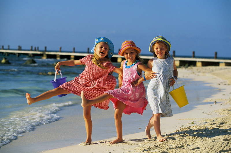 sea, beach, playful, nature, walking, family, leisure Activity, 5K, women, hat, s, sibling, summer, togetherness, girl, small, tank, three, joy, emotion