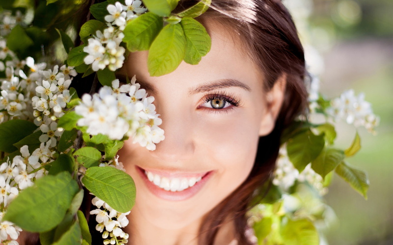 flowers, one Young Woman Only, outdoors, smiling, beauty In Nature, tree, beauty, serene People, nature, hazel eyes, looking, close-up, cherry trees, summer