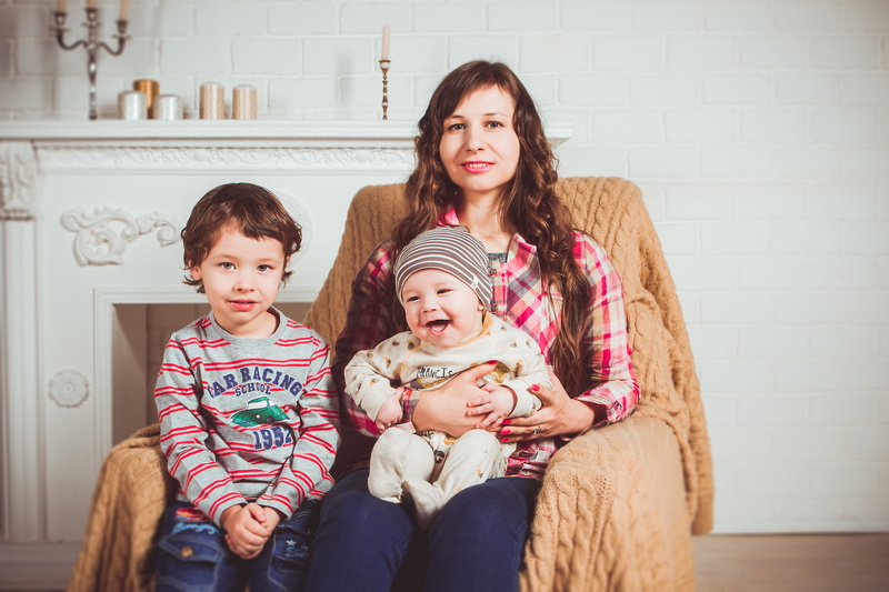 looking at camera, innocence, sibling, emotion, women, sons, photoshoot, woman, however, happiness, child, photo portrait, adult, females, photo, indoors
