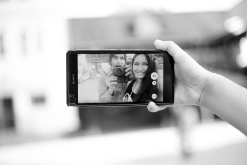 man, smart phone, communication, how to make beautiful selfi, connection, eyes, guy, photo messaging, self, holding, beautiful, stunning, smartphone, smarfon