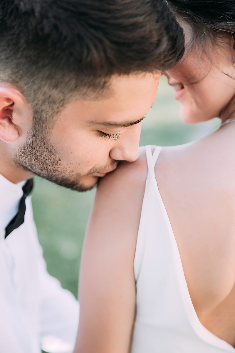 contemplation, left, relationship, lifestyles, looking down, sweethearts, men, young women, emotions, feelings, young adult, man, happiness, portrait, headshot