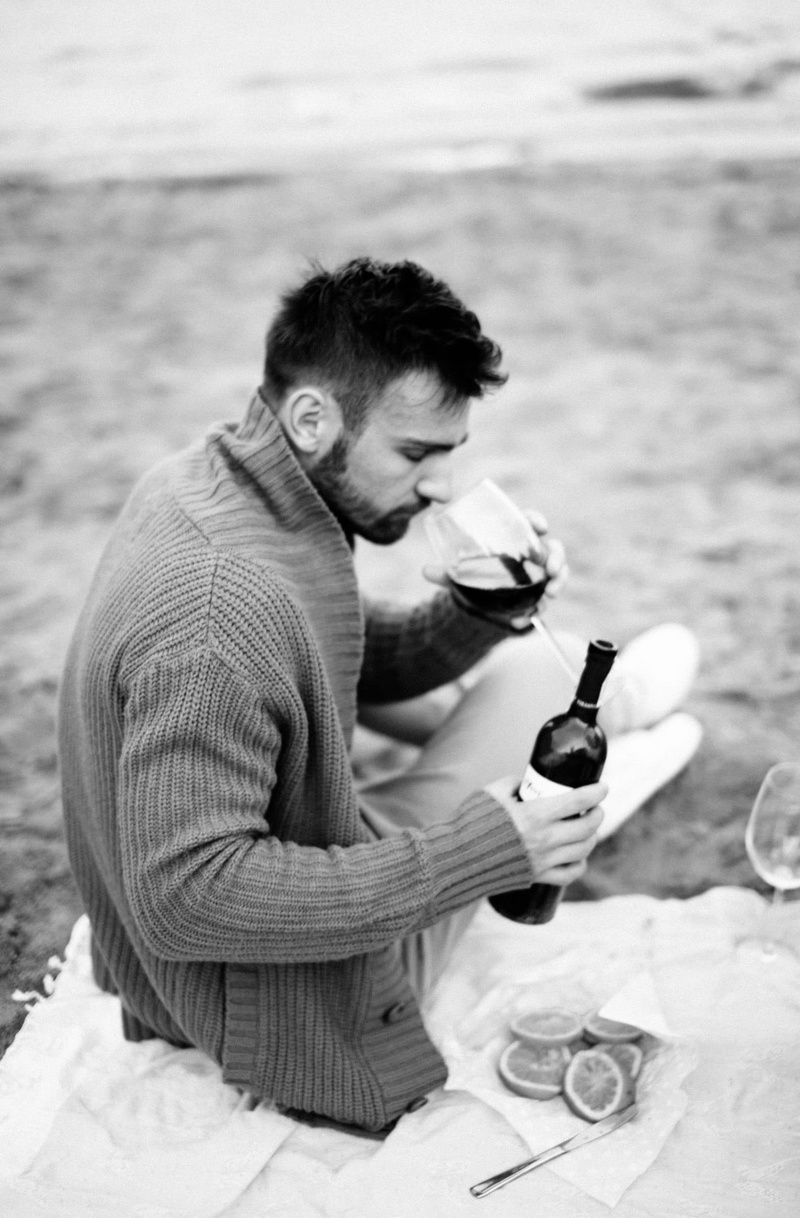 young, two, leisure activity, one Person, posing, sitting, Romance, emotions, mood, black And White, however, lifestyles, real people, mid adult, adult