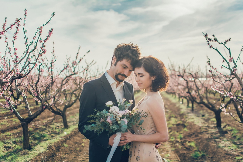 young women, 2K, adult, outdoors, wedding, real people, flowering plant, happiness, bonding, flower arrangement, wedding dress, two, two people, positive emotion