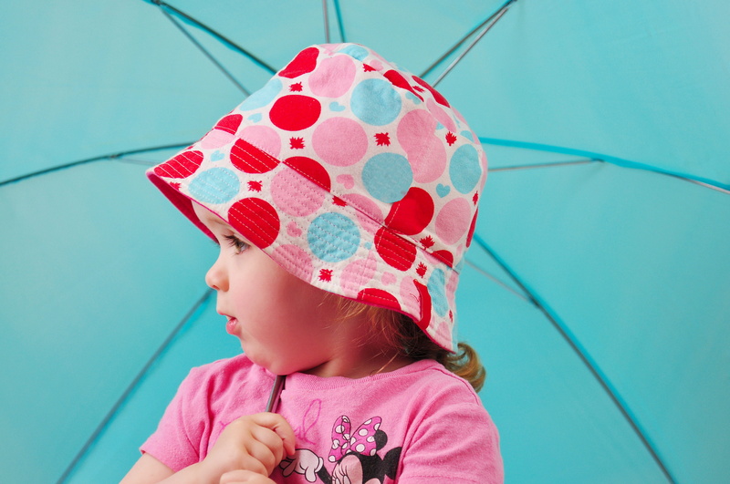 hat, people, real people, caucasian, outdoors, women, fun, girls, cheerful, leisure activity, human, wear, cute, daughter, females, vacation, family, little