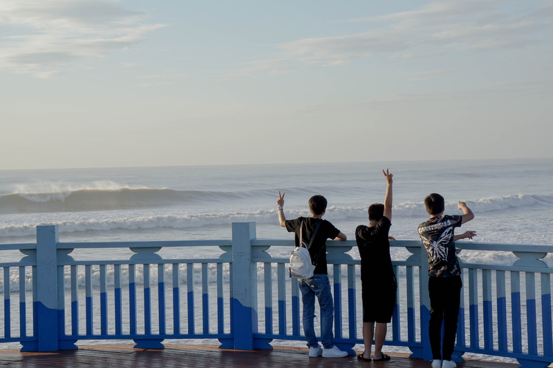 5K, joy, happy, bonds, girl, love, arms raised, woman, group of people, scenics - nature, men, emotional, white, horizon, relationship, rear view, nature
