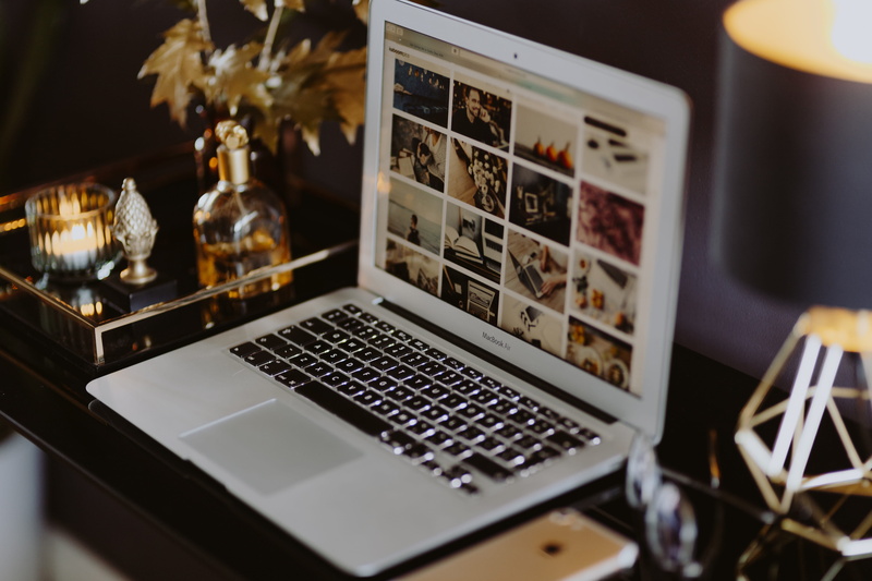 5K, selective focus, laptop, the past, interior, black, nostalgia, mockup, antique, elegant, accessories, painting, iphone, technology, frame, publication