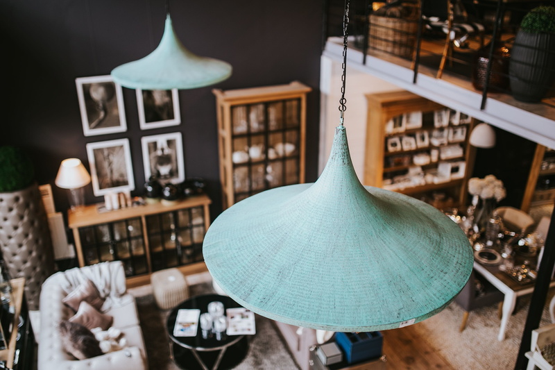 4K, art and craft, beautiful, Elegant, lighting equipment, decor, rich, pillow, chair, shelf, still life, wood - material, electric lamp, small business