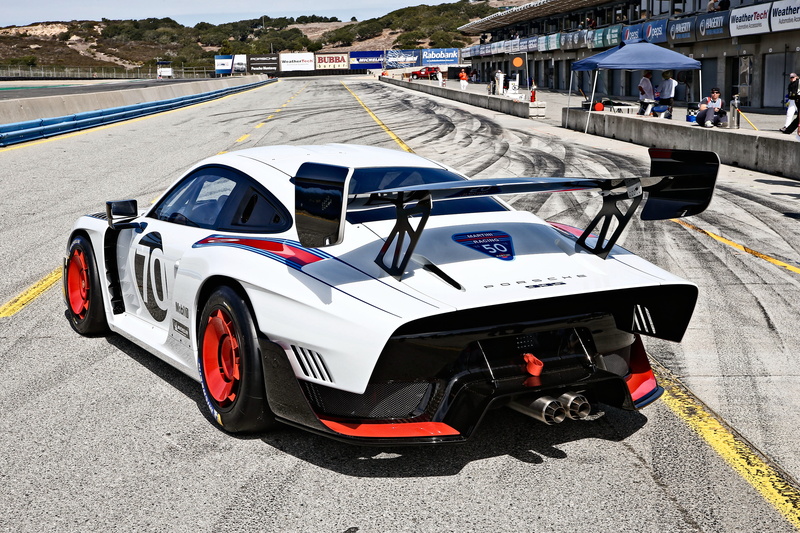 935, 2018, outdoors, sunlight, racecar, road, built structure, 4K, motor vehicle, day, land vehicle, city, mode of transportation, sports race, incidental people