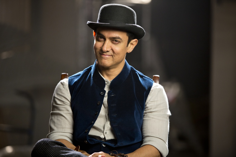 vest, man, Aamir Khan, bowler, Actor, blue, hat, 4K, 4K, black, sitting, white, chair, HD, shirt, wearing