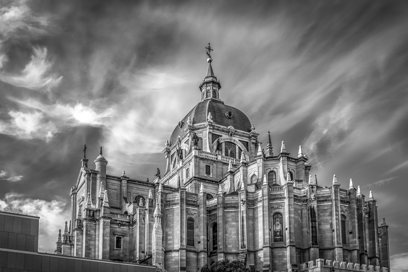 spirituality, church, royal, landmark, dome, city, grayscale, cathedral, built structure, architecture, travel destinations, destination, low angle view