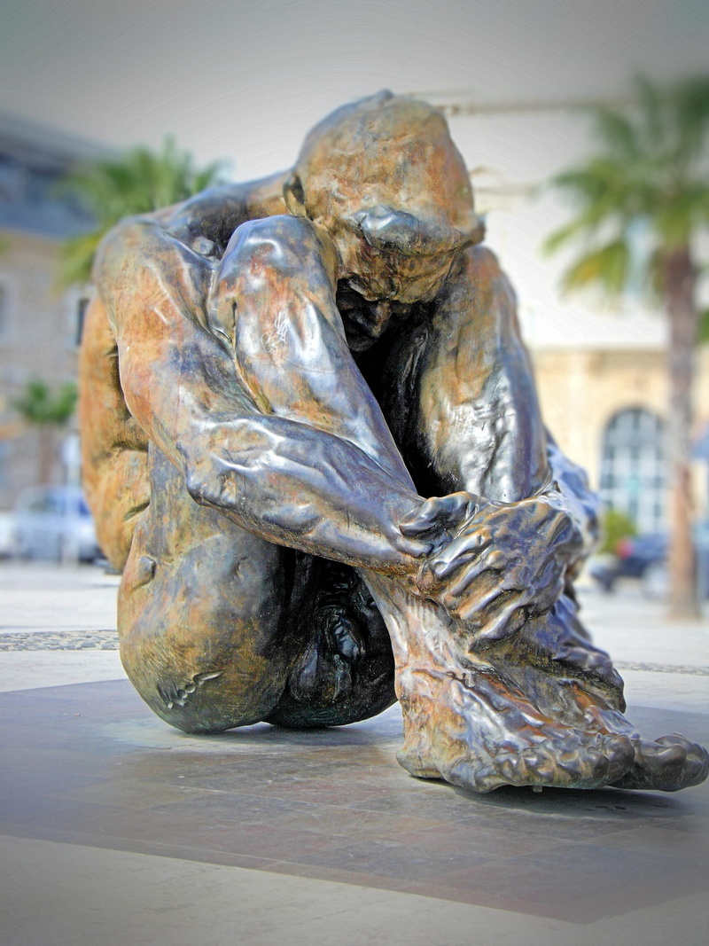 statue, sculpture, focus on foreground, representation, outdoors, art and craft, human representation, 1080P, no people, creativity, vertebrate, landmark