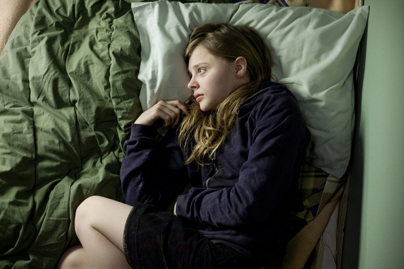 sadness, lying down, 1080P, Let Me In, innocence, relaxation, bedroom, furniture, bed, three quarter length, females, childhood, girls, hairstyle, people