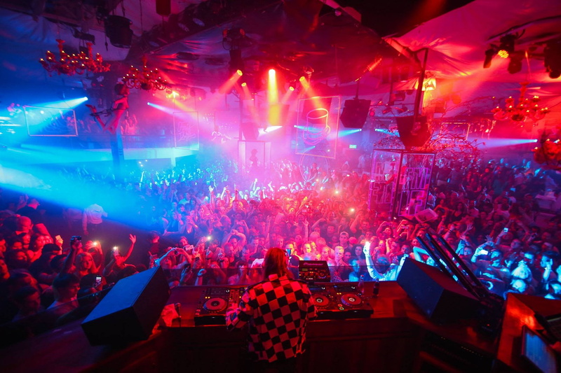 leisure activity, event, 1080P, adult, disco lights, clubbing, lifestyles, large group of people, tracklights, multi colored, arts culture and entertainment
