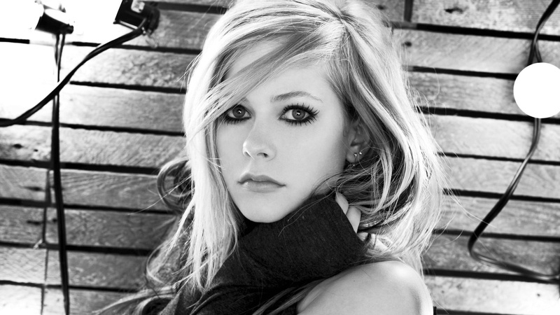 portrait, one person, 1080P, lavigne, contemplation, blond hair, day, beauty, monochrome, women, teenager, real people, looking at camera, blonde, avril