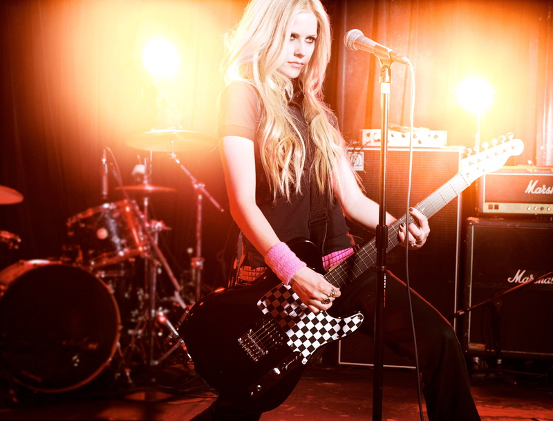 Avril Lavigne, pop musician, blond hair, musical instrument, stage light, skill, musician, music, avril, stage - performance space, lavigne, modern, light