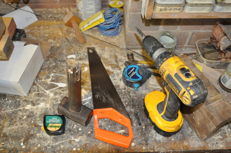 construction industry, directly above, hammer, still life, no people, near, indoors, large group of objects, choice, craftsmen, saw, construction site