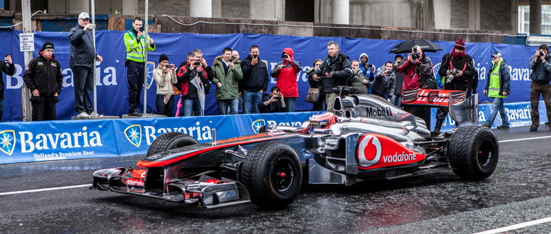 celebration, spectator, vodafone, crowd, competition, occupation, architecture, formula 1, communication, championship, sports Venue, sport, day, bolide