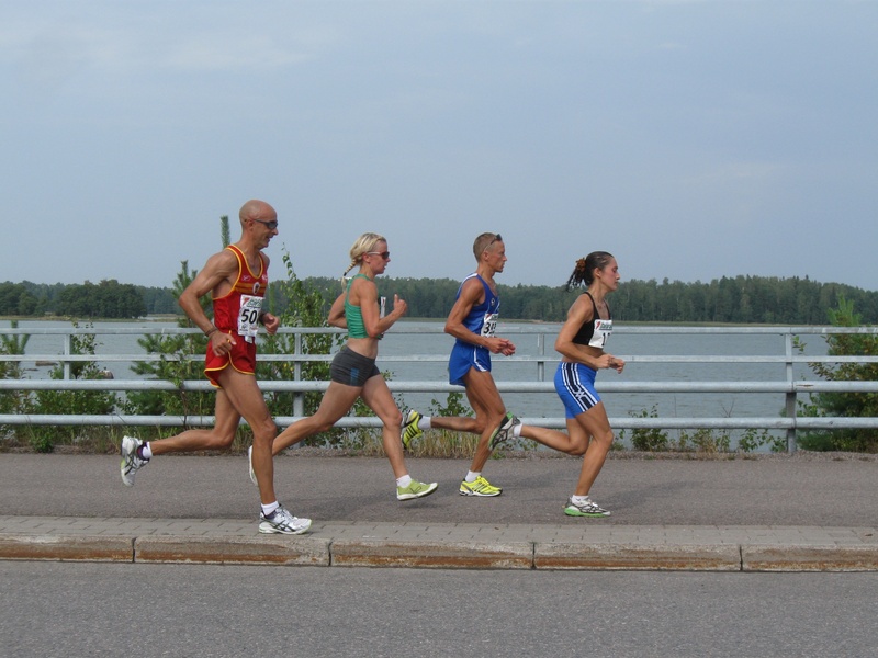 nature, women, race, clothing, full length, casual clothing, effort, outdoors, lifestyles, leisure activity, running, group of people, day, motion, exercising