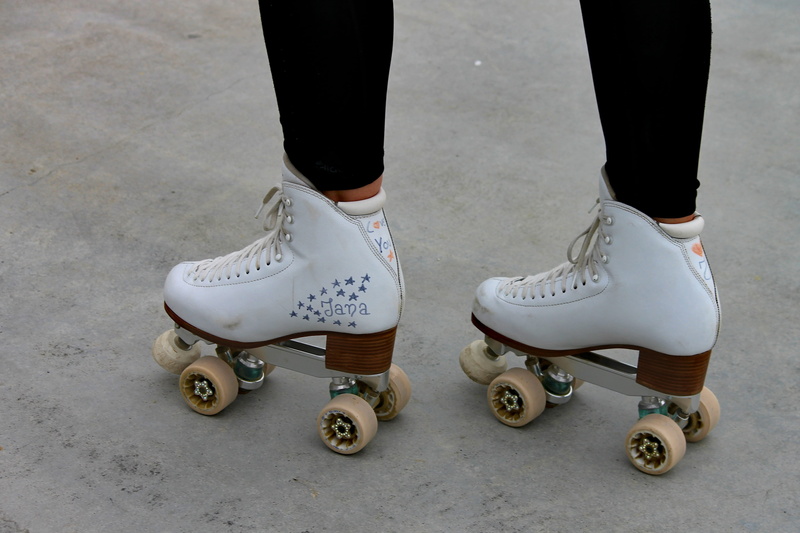 movement, human body part, body part, leisure activity, wearing, move, winter sport, skates, pair, standing, skaters, roll, person, sporty, sport, girl