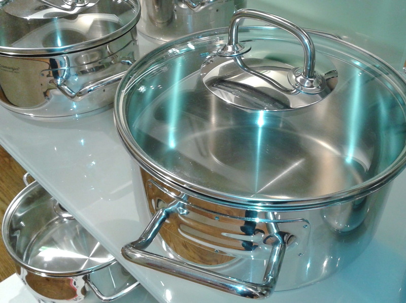 high angle view, lid, shiny, steel, no people, crockery, silver, close-up, cook, kitchen, clean, cookware amp kitchen utensils, alloy, household equipment