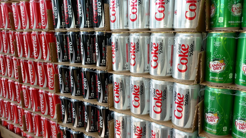 Aluminum, food, cola, retail display, arrangement, order, 5K, soda, package, coke, in A Row, communication, shiny, lot, side by side, shelf, can, metal